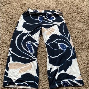 Chico patterned traveler pants size 1p